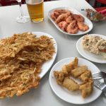 Tortitas de camaron, chocos, ensaladilla, etc.. todo de Taberna Cabildo de Sanlúcar