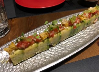 Canalla Bistro by Ricard Camarena (Valencia) Canelón de aguacate, bonito maridado y pico de gallo