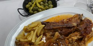 Bar Manolo y Boro (Alaquas, Valencia) La especialidad de Manitas de cerdo. Bar Manolo y Boro, Alaquas